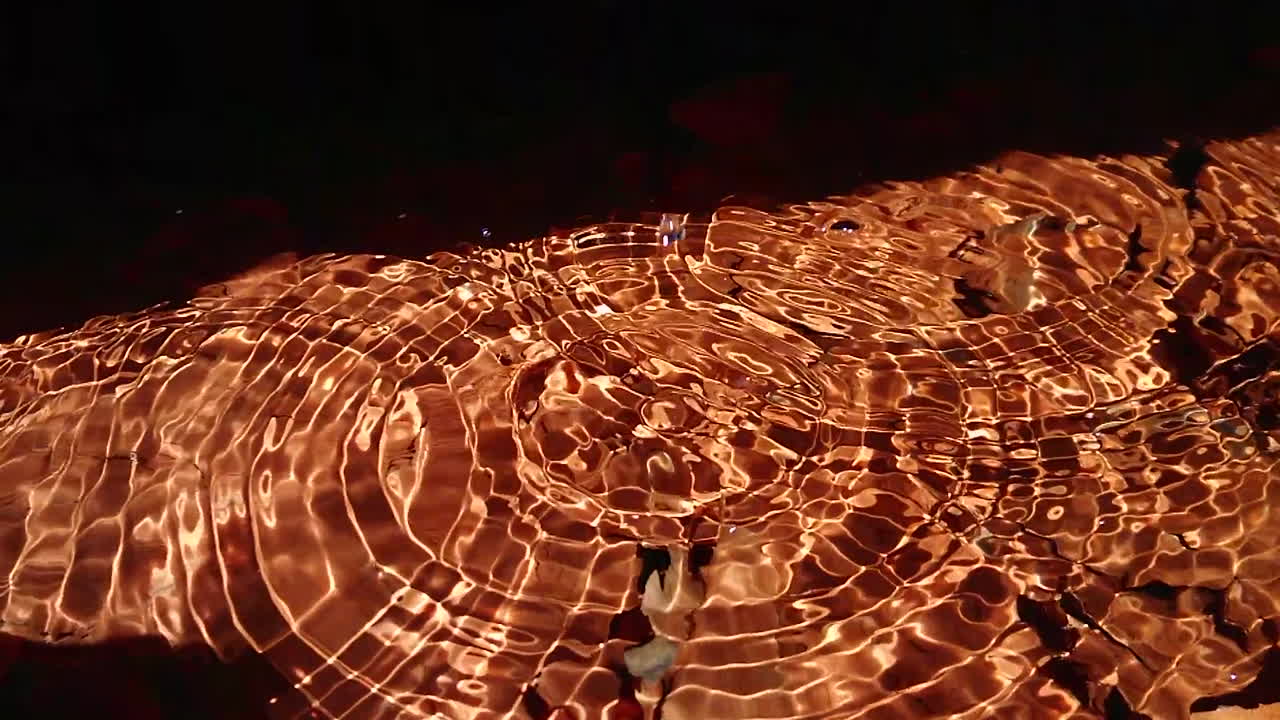 снова капает пещерная лужа