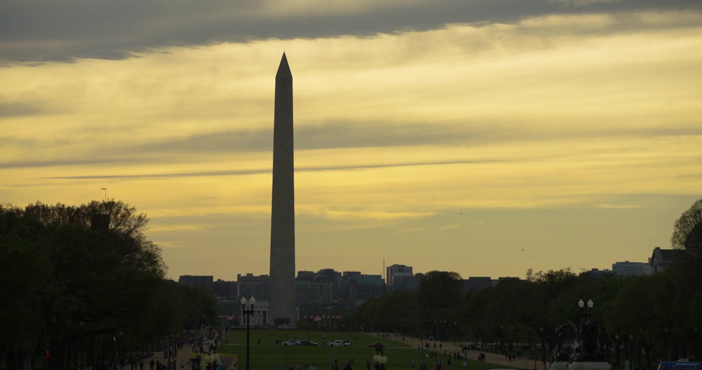 Monumento a Washington in Silhouette al Tramonto, Washington DC