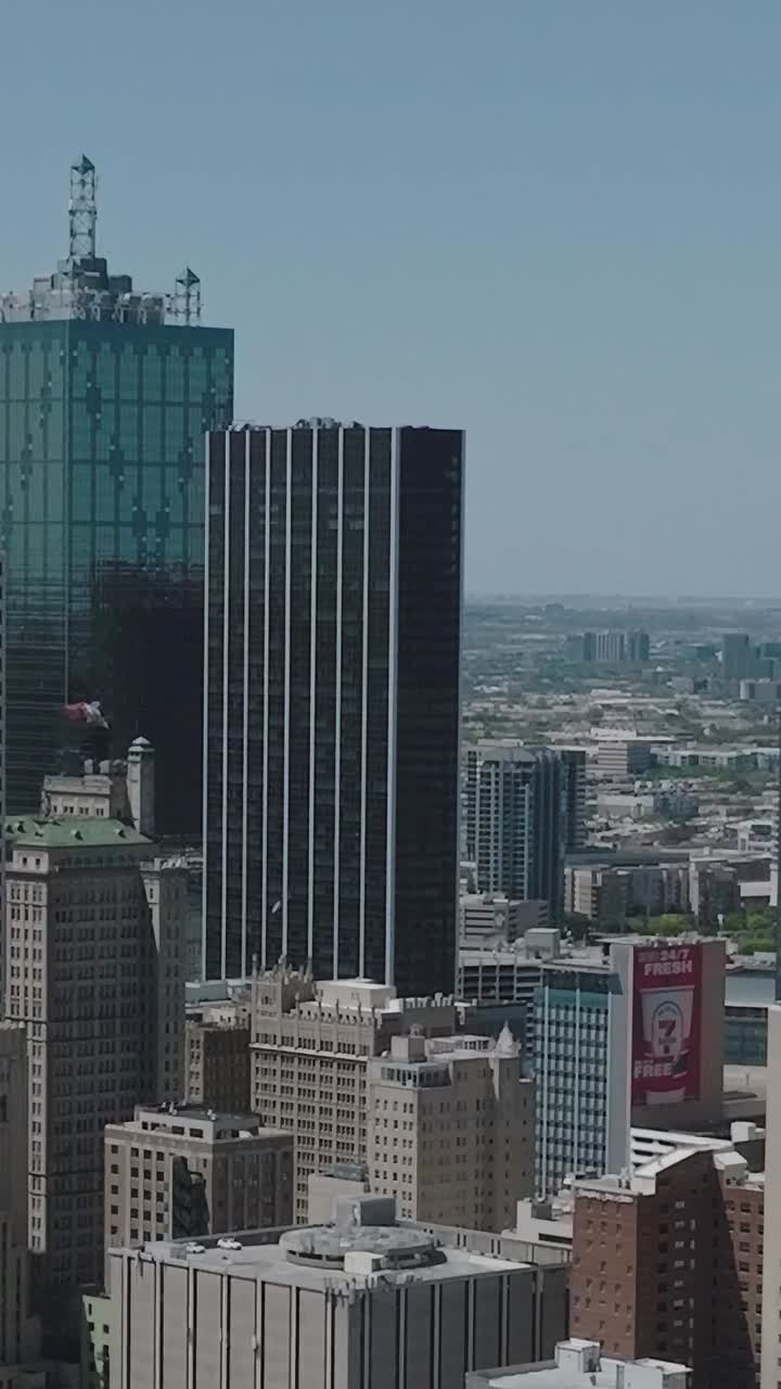 Vista dello skyline del centro di Dallas dall'alto in una giornata limpida
