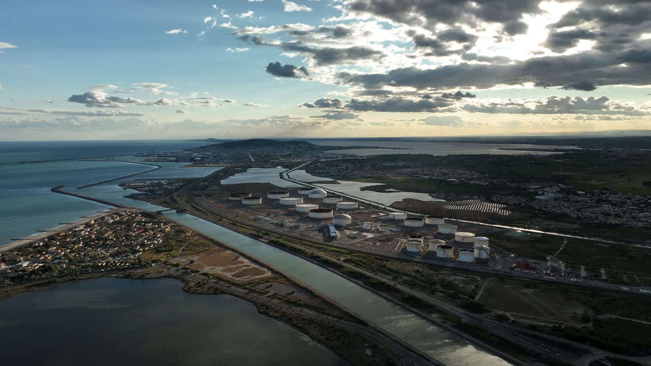 공중 관점: 프론티의 골든 아워 뷰는 그 역사적 의미를 드러니다.