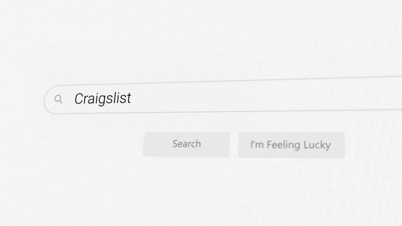 Søger efter Craigslist på internetbrowser