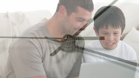 animación de un hombre caucásico y su hijo pasando tiempo en casa sobre un reloj en movimiento usando una computadora portátil