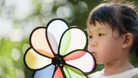 공원 에 있는 작은 아이