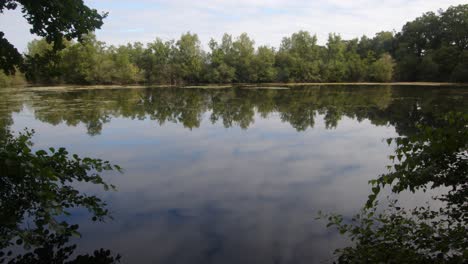 Wanderweg-Auf-Dem-Land-Rund-Um-Sparham-Pools,-Naturschutzgebiet