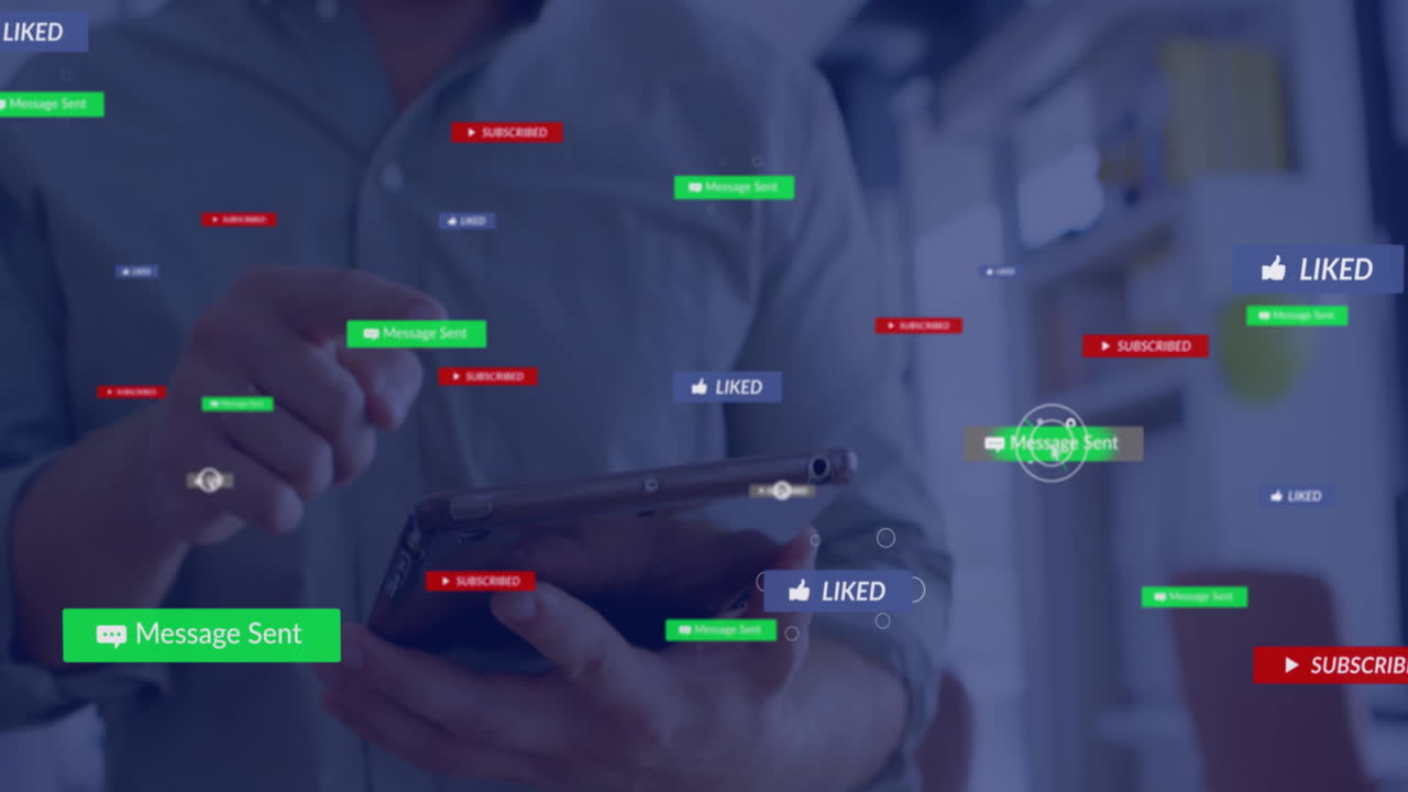animación de iconos y procesamiento de datos sobre empresario caucásico usando tableta
