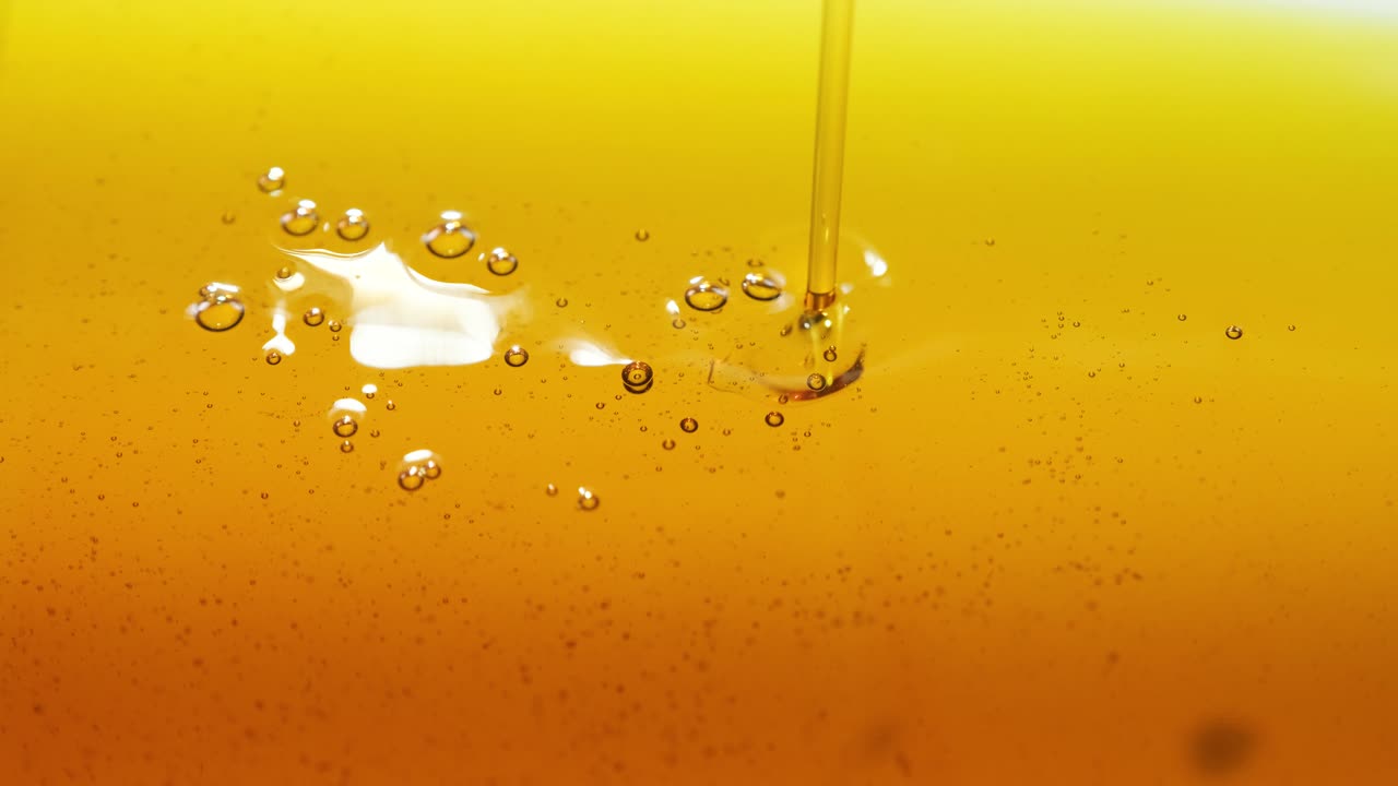 vertido de aceite de oliva disparado con cámara de alta velocidad phantom flex 4k cámara lenta