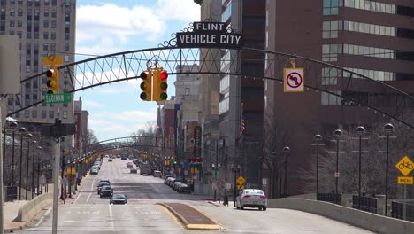 Establishing-shot-of-Flint-Michigan-main-street