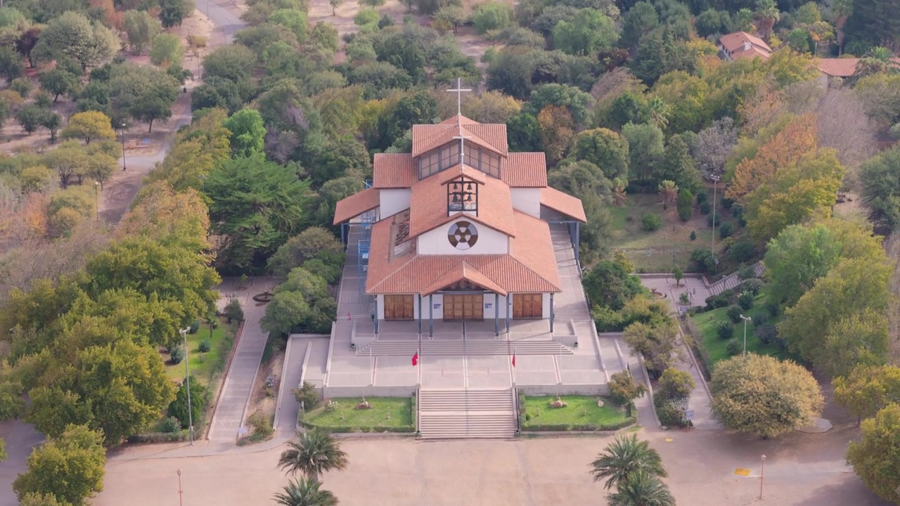 Pace e riflessione al Santuario delle Ande, situato nelle Ande, Regione di Valparaíso, Cile.