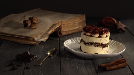 Klassisches-Italienisches-Dessert-Tiramisu