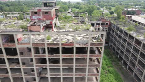 Abandoned-Packard-Automotive-Plant-in-Detroit,-Michigan-drone-video-sweeping-shot