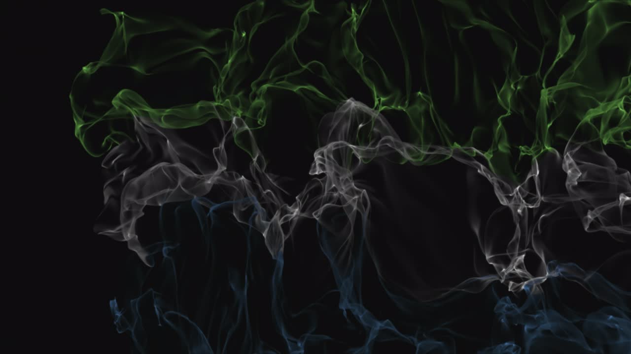 флаг сьерра-леоне превращается в дым. концепция ослабления государства, альфа-канал.