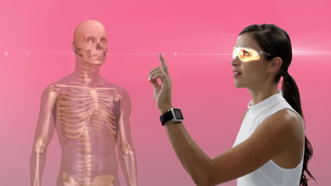 mujer de negocios con gafas futuristas