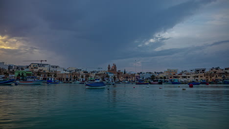 Meeresküste-Von-Marsaxlokk-Auf-Meereshöhe