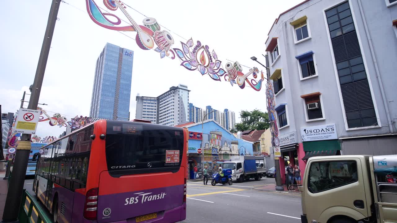 싱가포르 거리 장면과 축제 장식