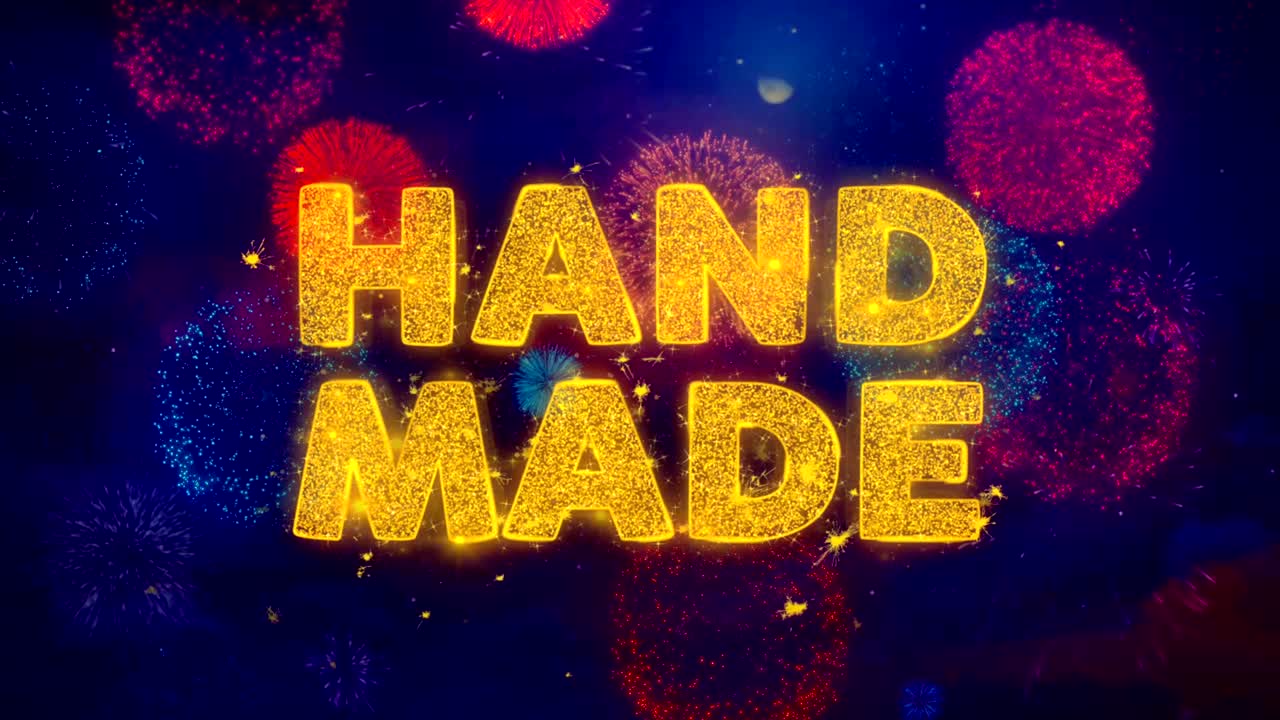 다채로운 불꽃놀이 폭발 입자에 손으로 만든 텍스트.