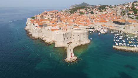 The-aerial-view-of-Dubrovnik,-a-city-in-southern-Croatia-fronting-the-Adriatic-Sea,-Europe