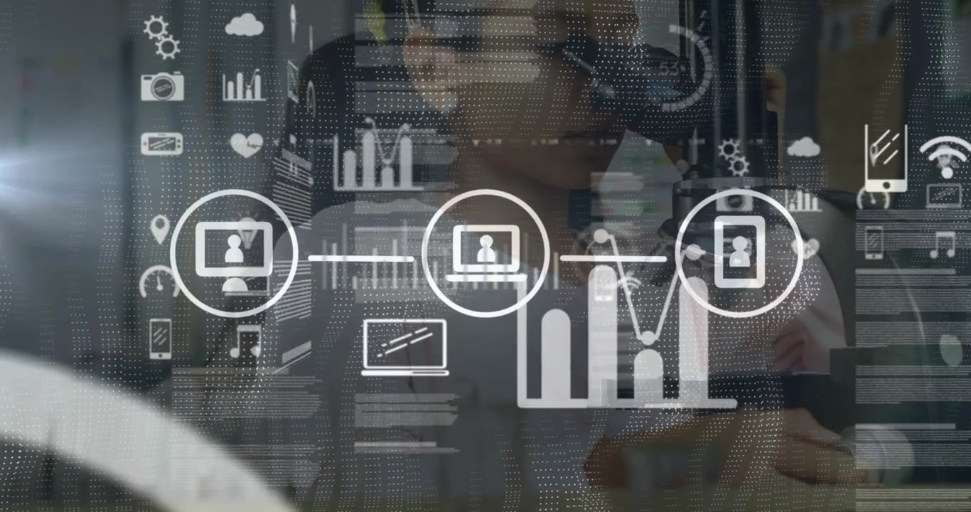 Animation af online sikkerhedshængelåse over databehandling og bybillede.