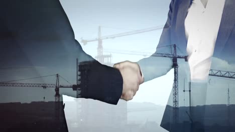 animación de textos de negocios sobre el paisaje urbano y hombres de negocios caucásicos estrechando la mano
