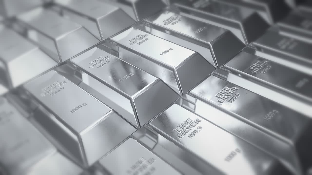 hermosas barras de plata en estantería de metal con brillantes reflejos brillantes sin costuras. animación en 3d en bucle de lingotes de plata en la bóveda de plata. concepto bancario y de riqueza.