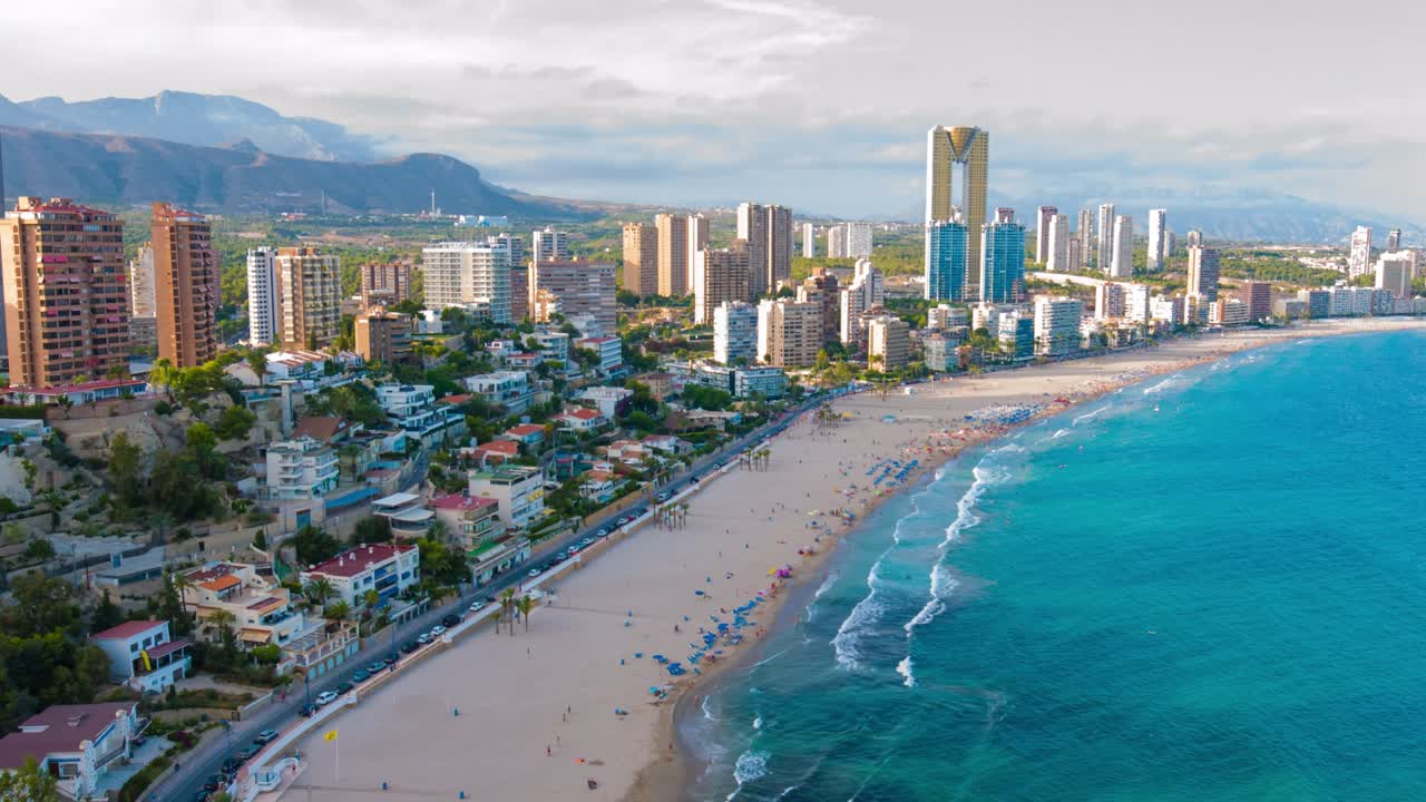 스페인의 가장 큰 휴양지 베니도름 도시, 알리칸테 지방