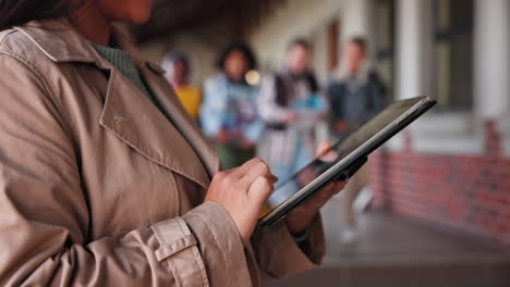 people using tablet