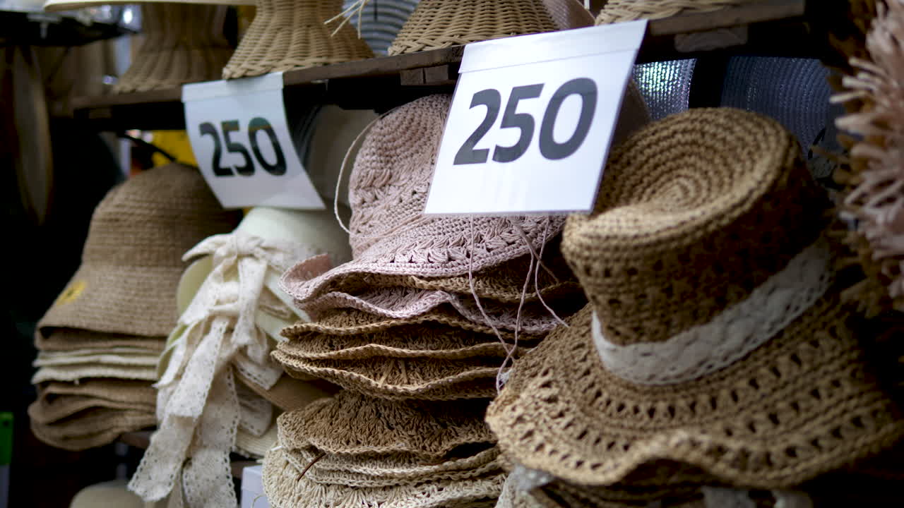 판매용 모자 또는 모자 판매 오픈 마켓 태국 방콕, 라차다