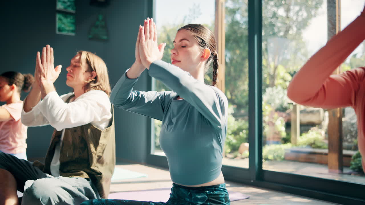 그룹 요가 명상 세션