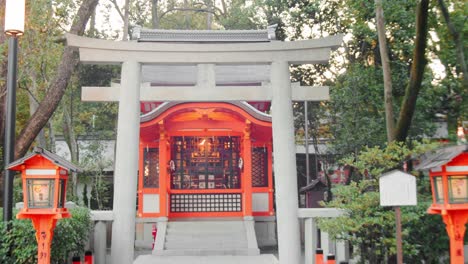 Slide-shot-of-a-beautiful-shrine-early-in-the-morning-in-Kyoto,-Japan-4K-slow-motion