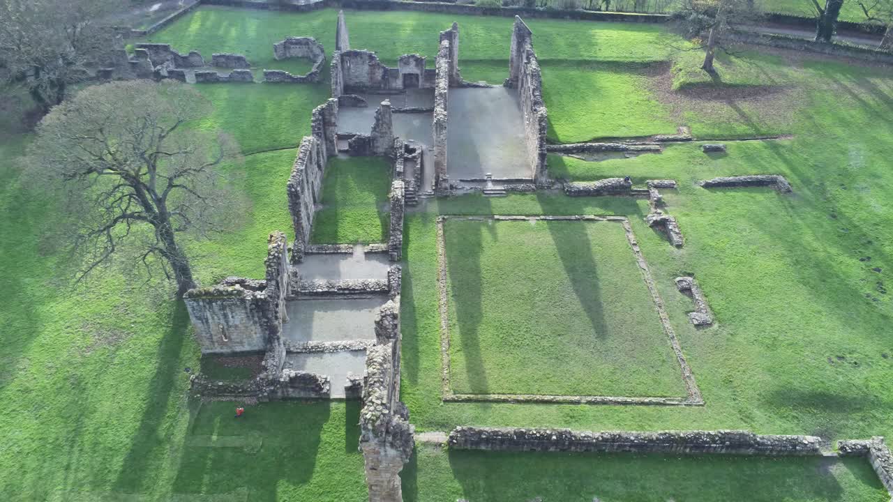 basingwerk 수도원 랜드마크 중세 버려진 웨일스어 유적 조감도 높은 각도 궤도 오른쪽