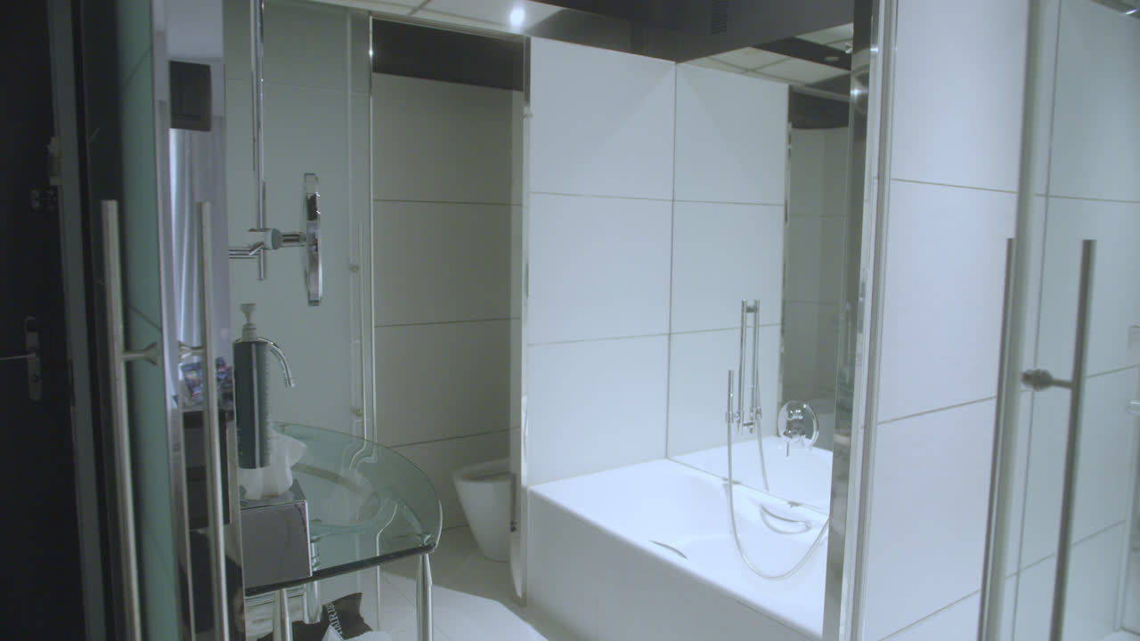 diseño minimalista de baño moderno