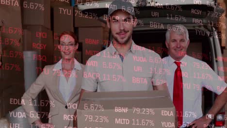animación del procesamiento de datos financieros sobre el hombre de entrega con los gerentes