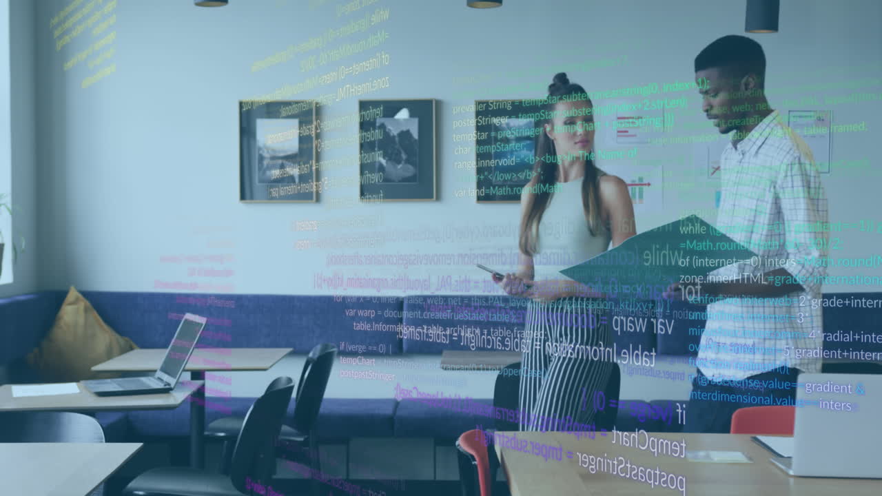 animación del procesamiento de datos financieros sobre diversas personas de negocios en la oficina