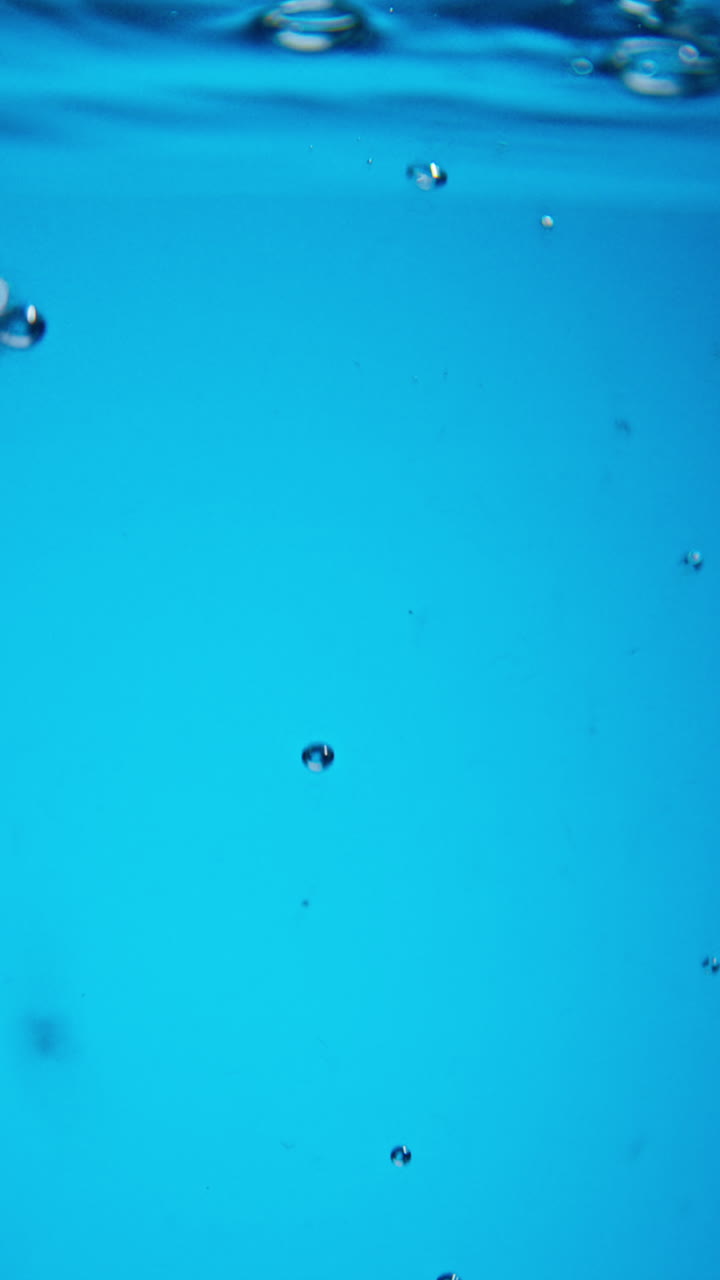 burbujas de agua bajo el agua