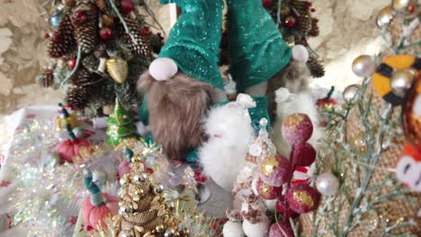 la decoración de navidad, el tiroteo en la víspera de navidad.