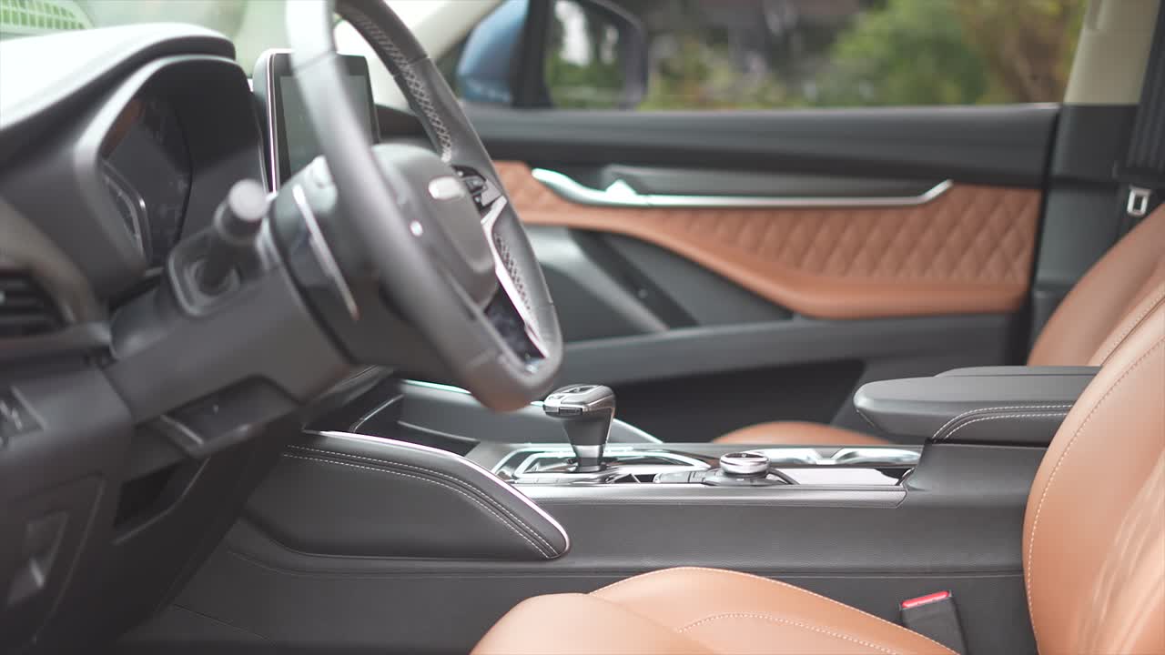 interior de coche moderno, maxus d90, interior de cuero, asientos de cuero