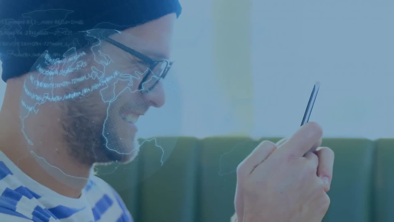 animación del procesamiento de datos y el globo sobre el hombre utilizando un teléfono inteligente