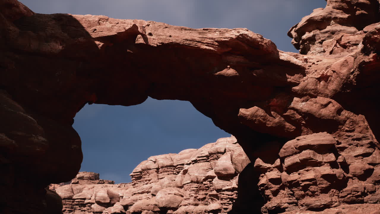 arco di pietra rossa nel parco del grand canyon