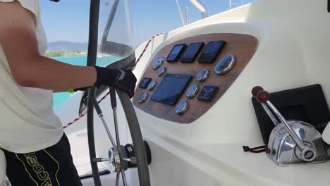 catamaran navigation dashboard