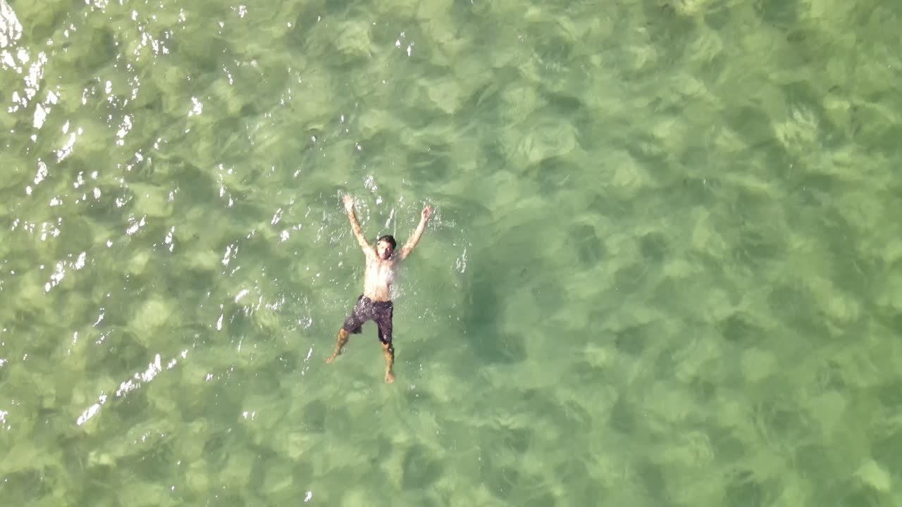 vacaciones relajarse nadar