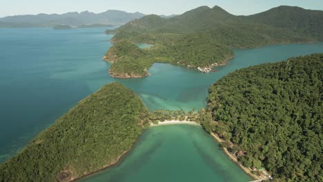 4.000 imágenes de drones gran angular de hermosas islas tropicales con playa de arena blanca y barra de arena