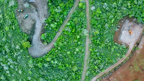 Intelligente-Landwirtschaftstechnologie---Luftdrohnenansicht-Der-Avocadofarm-In-Kenia