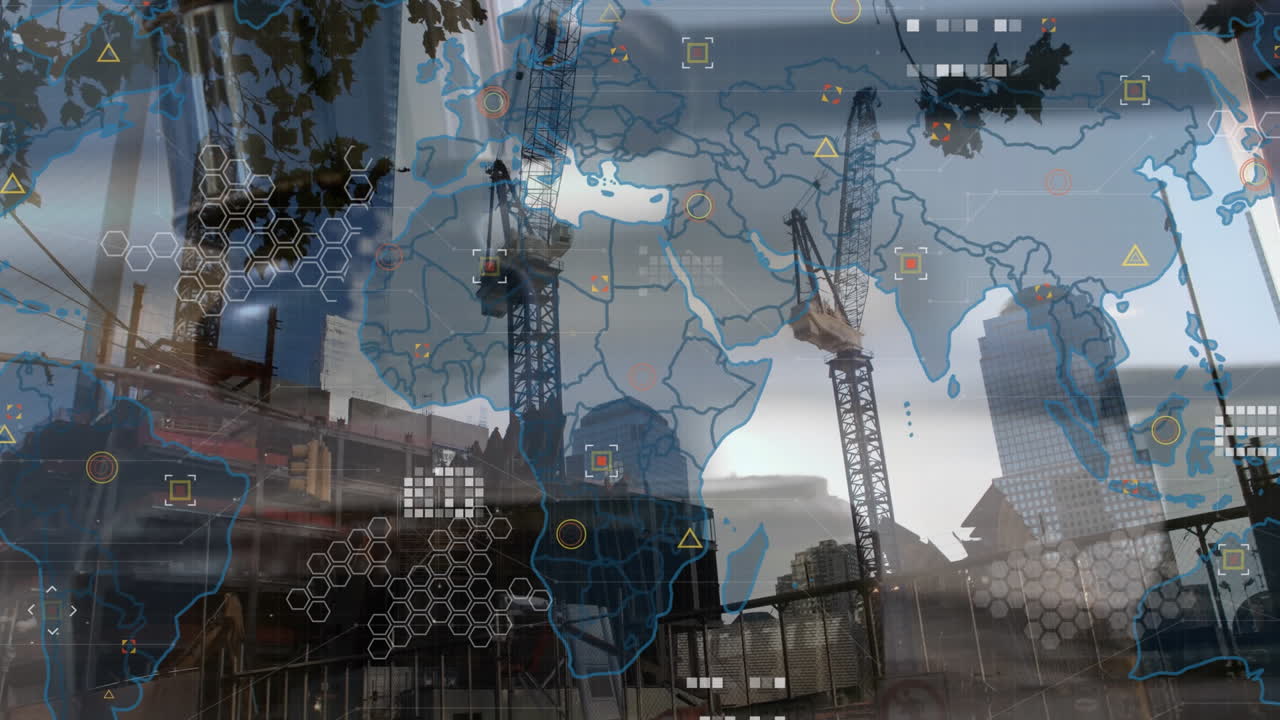 animación del procesamiento de datos sobre el mapa del mundo contra el sitio de construcción