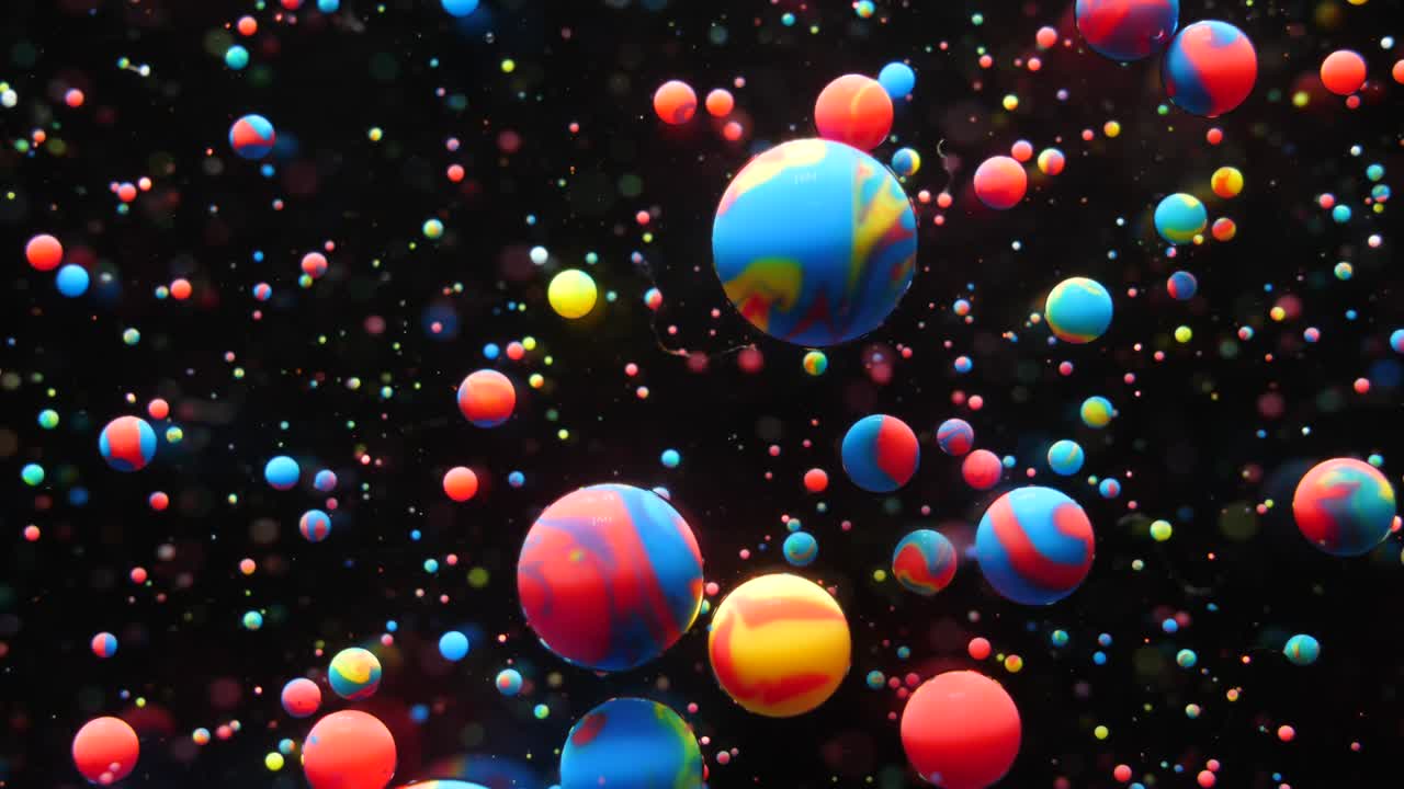 медленное движение яркие цвета пузырьки масло красивая краска цвет вселенной движущийся многоцветный крупный план. акриловая краска. фантастическая поверхность. абстрактная красочная краска метаморфоза структура красочные пузыря