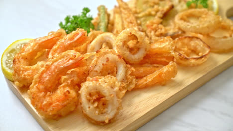 deep fried seafood  with mix vegetable