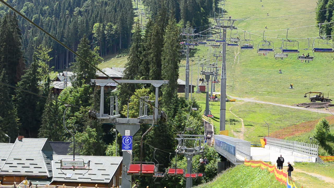 Riprese nei Carpazi, Ucraina, Bukovel. Stazione sciistica. Riprese nei Carpazi