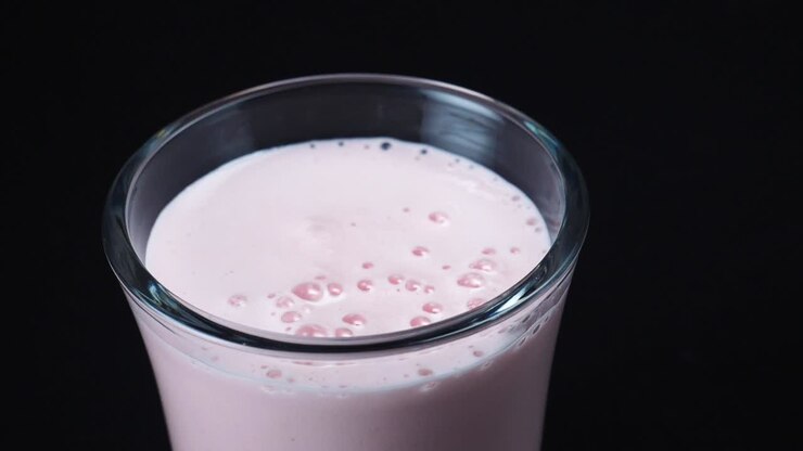 Smoothie alla fragola rosa