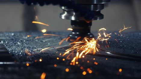 metalurgia cnc máquina de fresado de torno. corte de metal tecnología de procesamiento moderno.