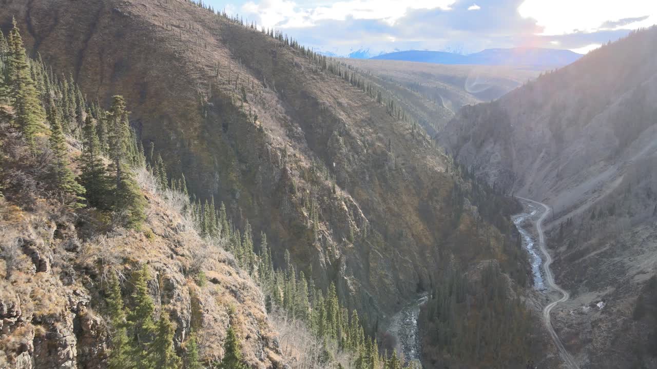 arroyo y montañas burwash, parque nacional y reserva kluane, columbia británica