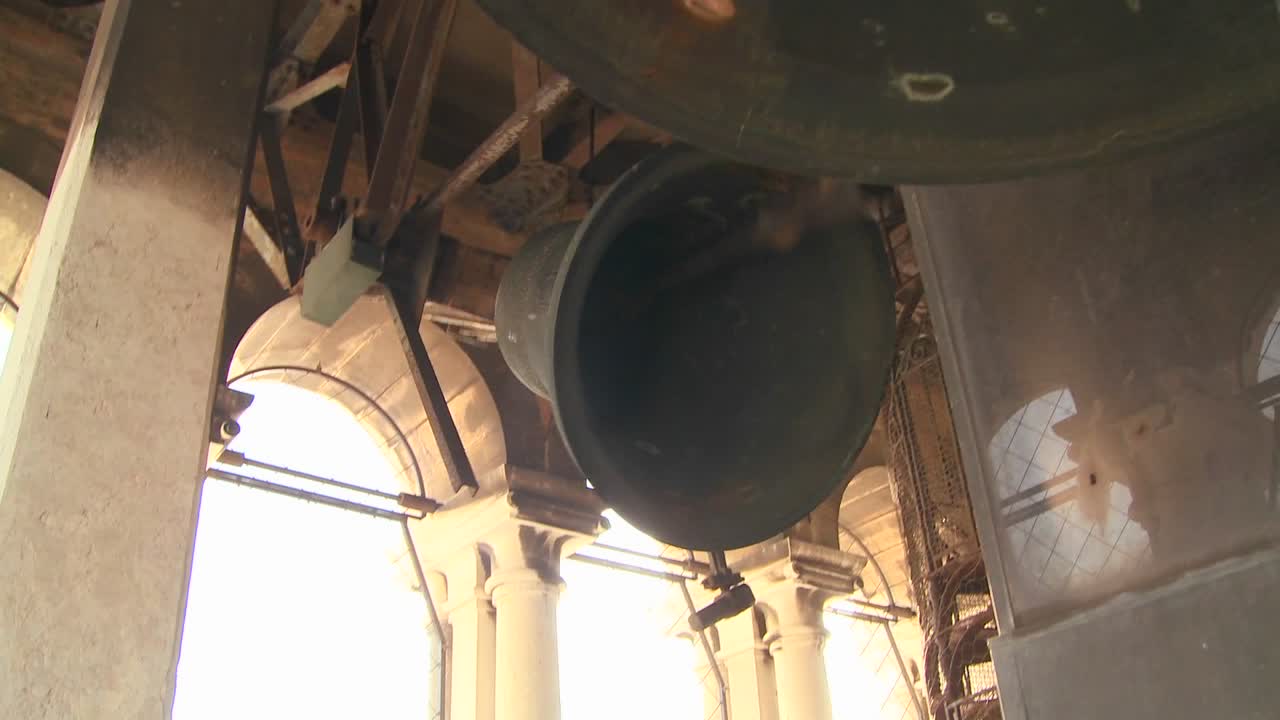 땅에 울리는 교회 종소리 4