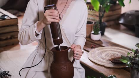 ceremonia de cacao, ritual de apertura del corazón en un lugar atmosférico